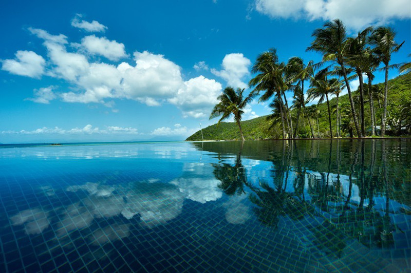 Beautiful pool overlooking the Great Barrier Reef on Orpheus Island.