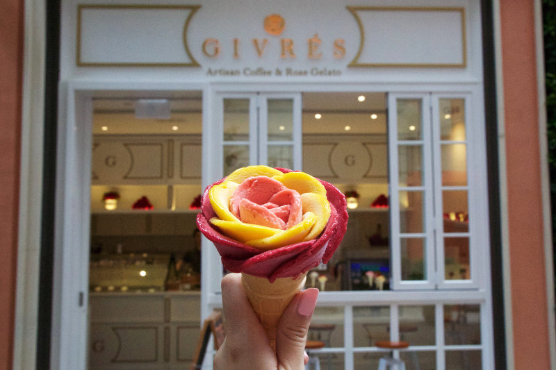 Rose-shaped gelato at Givres.