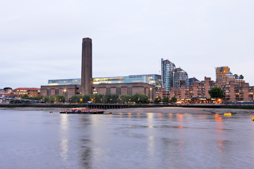 tate modern building from across the thames