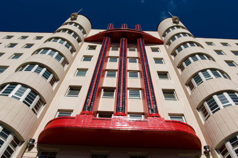 facade of art deco building in glasgow