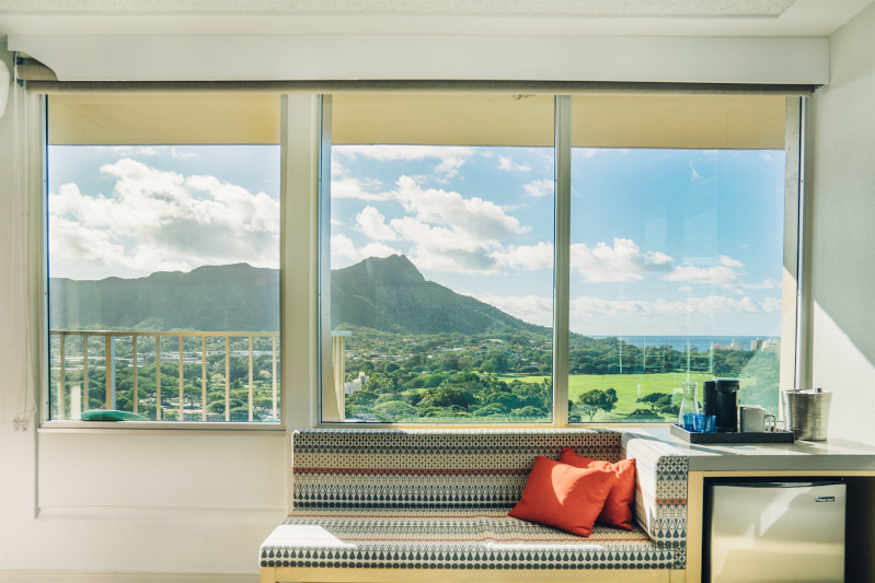 Hawaiian hotel room with view of diamond head mountain