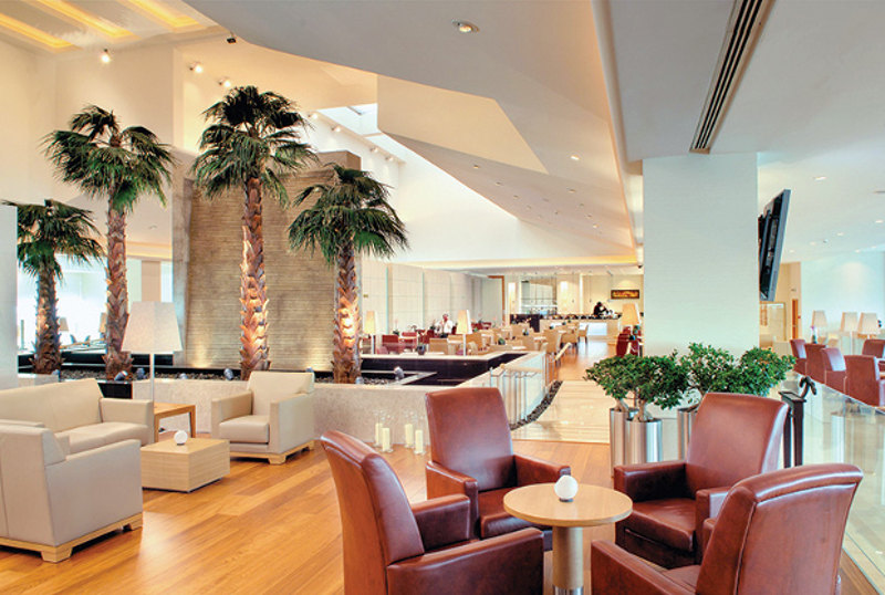 Qatar airways business class lounge