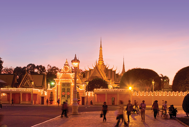 The Royal Palace in Phnom Penh at dusk