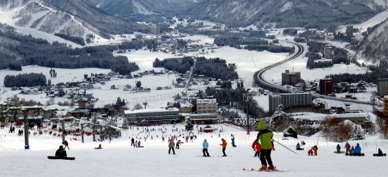 Skiing Japan: Echigo Yuzawa Field