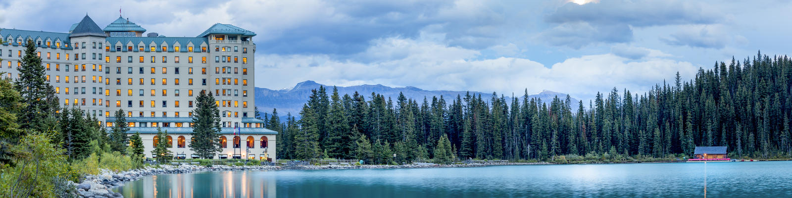 Lake Louise after sunset - 5 best resorts