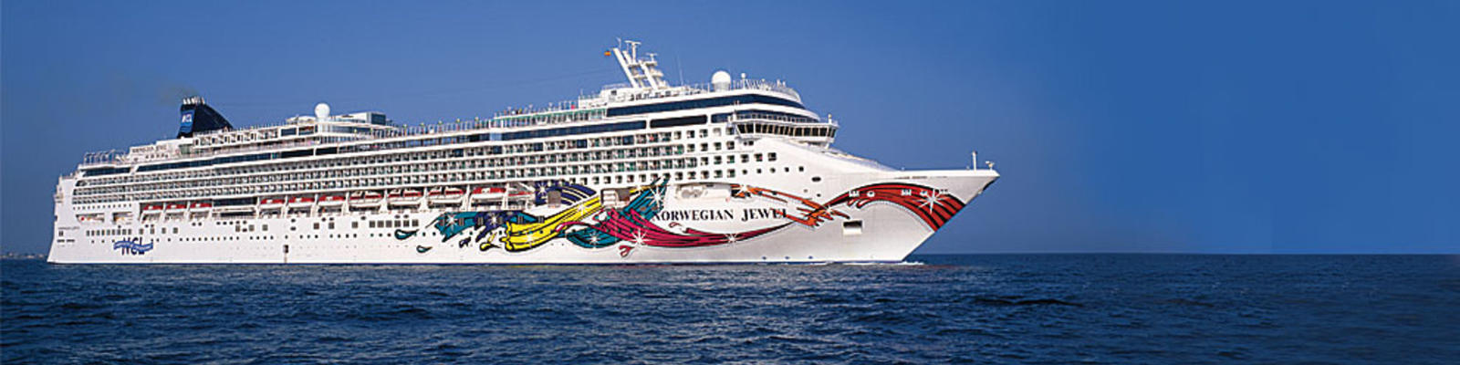 The Norwegian Jewel cruise ship at sea.