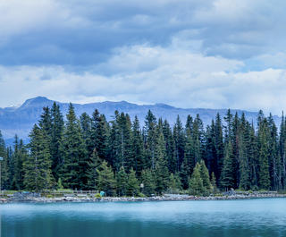 Lake Louise after sunset - 5 best resorts