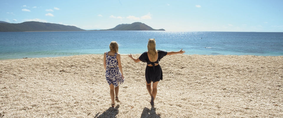 fitzroy island beach queensland